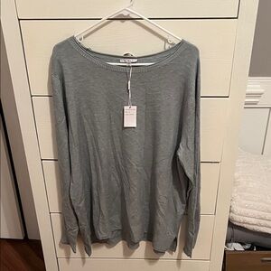 Elegant Long Sleeve Women's Top - Light Gray